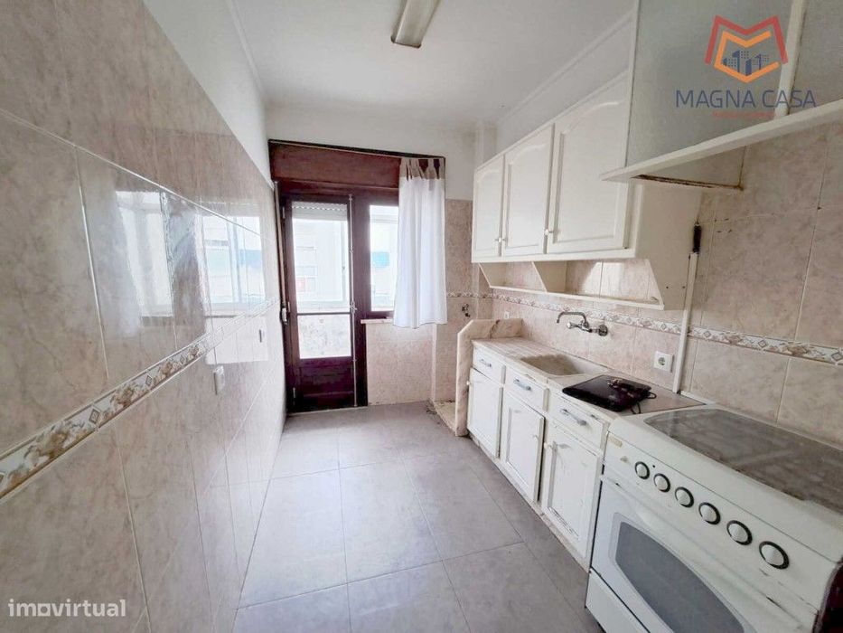 Apartamento T2, próximo a Comércio e Serviços, para venda em Odivel... — Odivelas, Lisboa