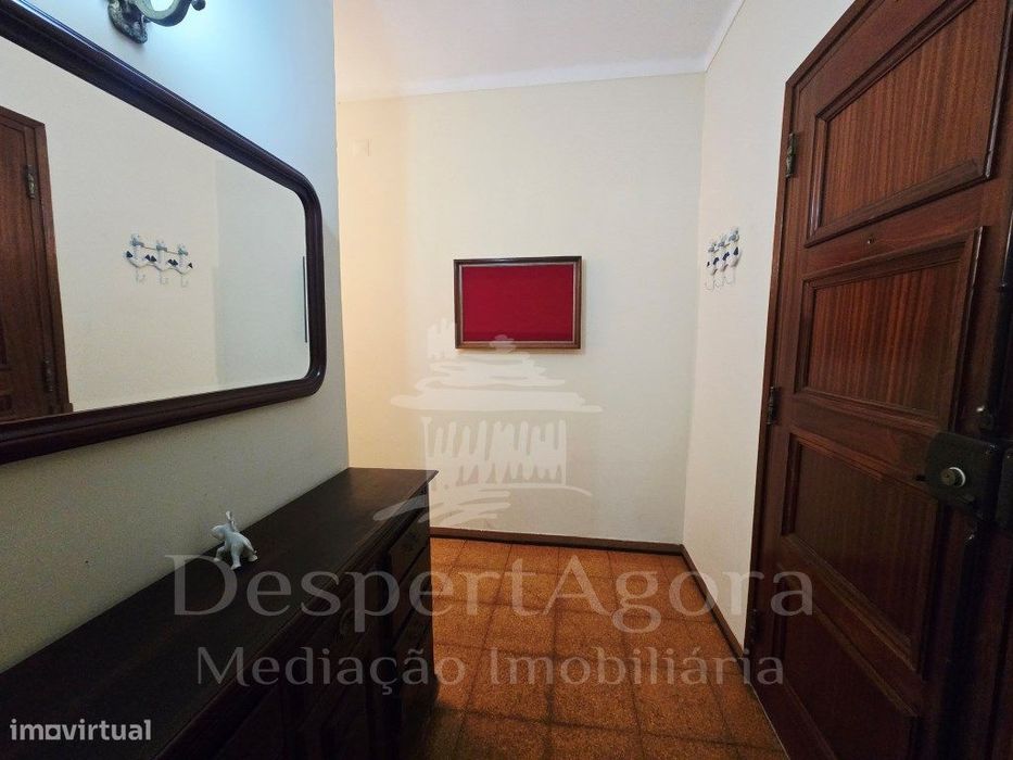 Apartamento T3 a 50 metros da estação da CP