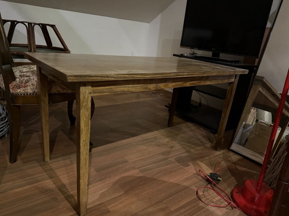 Oddam za darmo- stolik i lampe