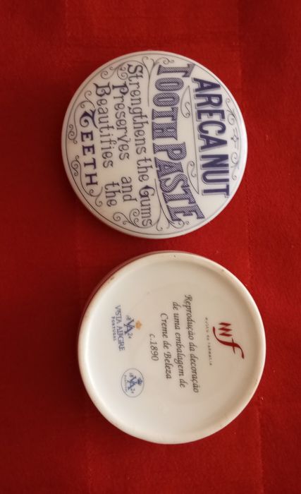 Caixas regaleiras Vista Alegre