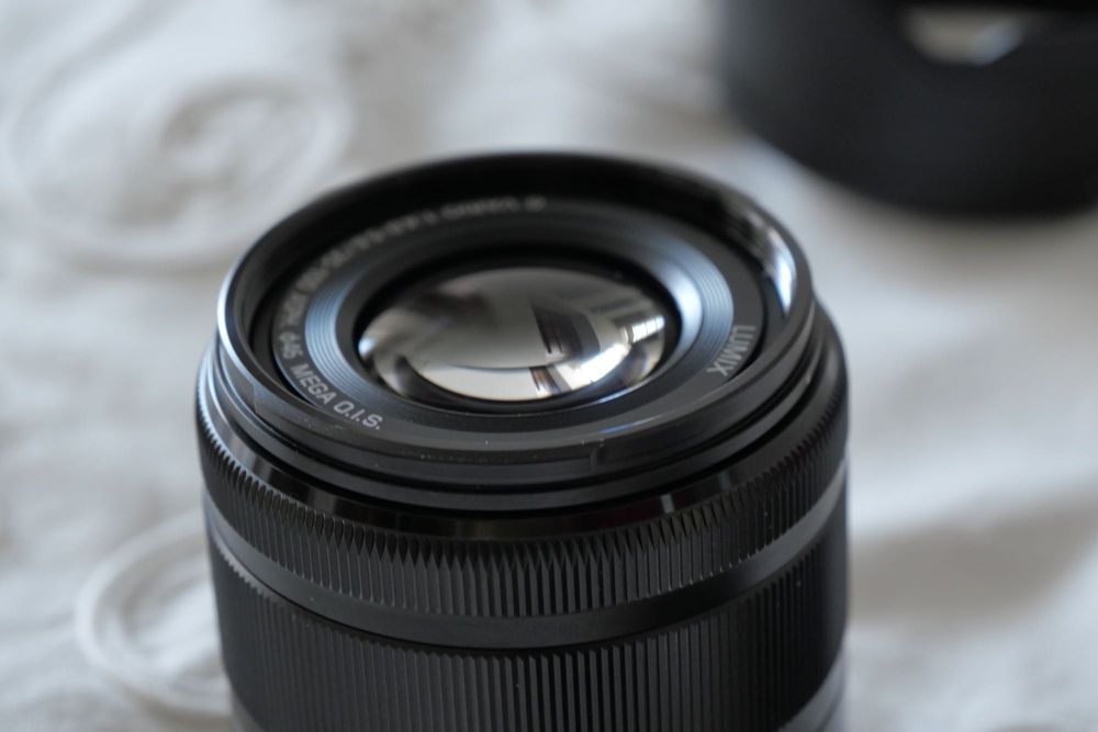Panasonic Lumix 35-100mm f/4-5.6 ASPH Mega O.I.S.