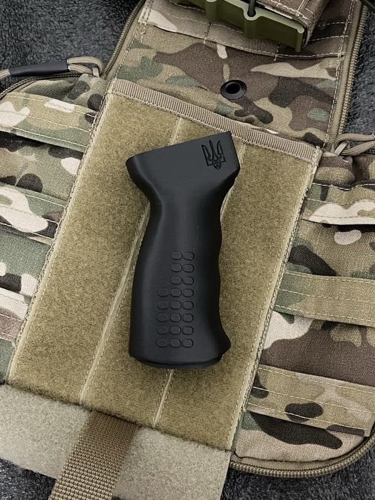 Рукоятка. Ручка пистолетная АК74 / АК47 / АК. Цевье, планка пиканити