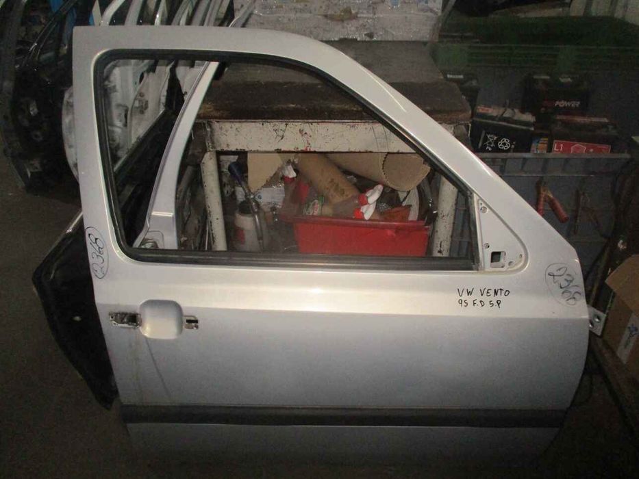 Porta frente direita VOLKSWAGEN Vento (1H2)