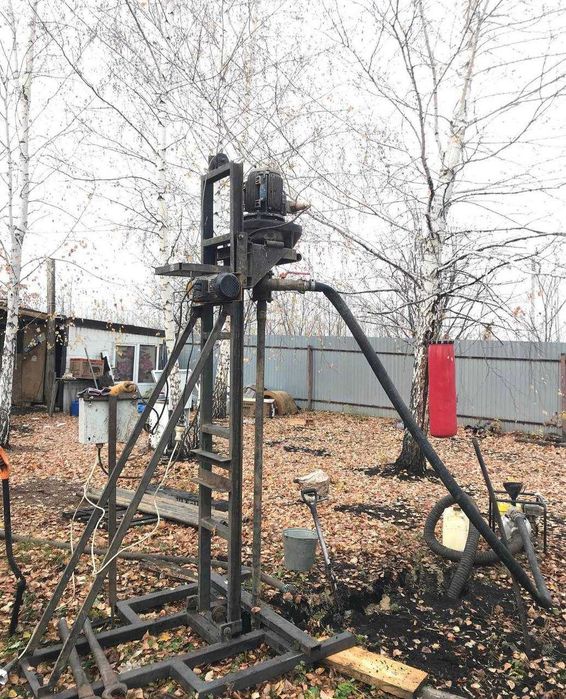 Буріння свердловин на воду під ключ / Буріння скважин / Облаштування свердловини