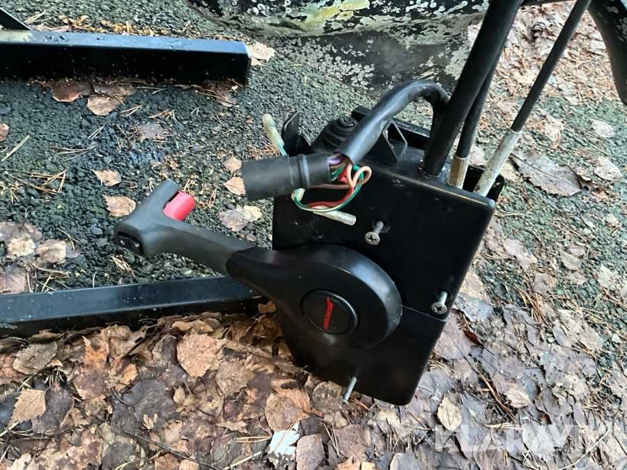 Mercury 100 KM – dwusuwowy silnik zaburtowy, powertrim, pilot zdalny