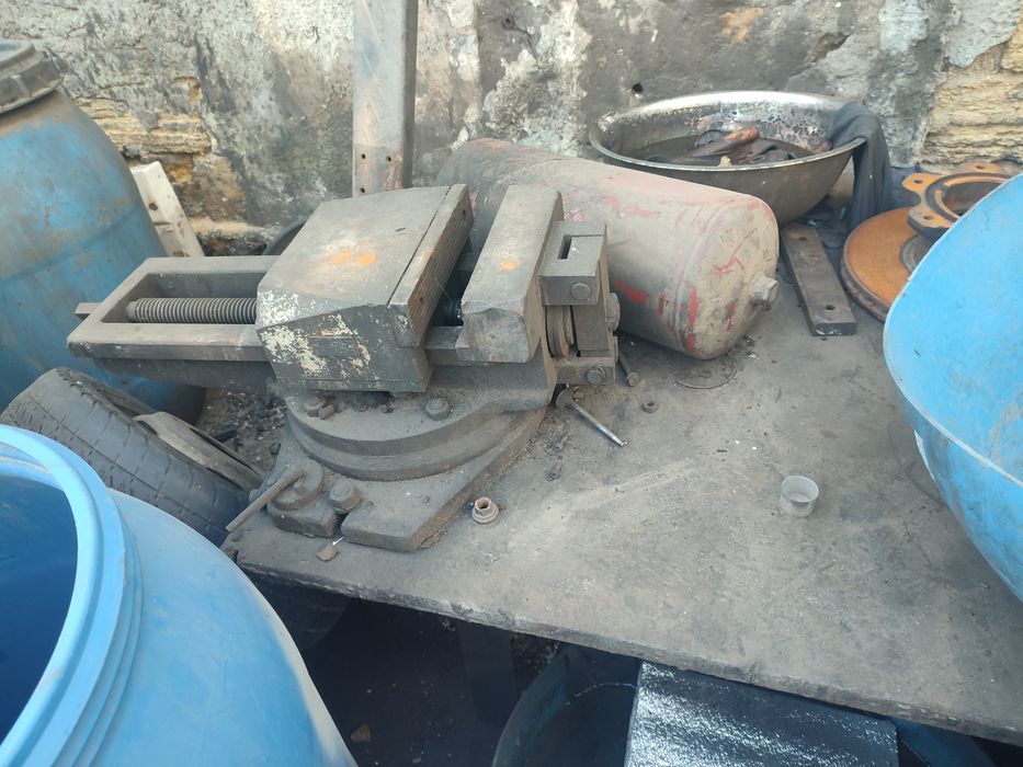 Продам тиски станочные