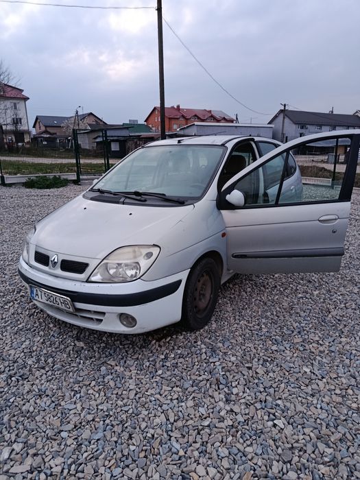 Рено Меган - Сценік