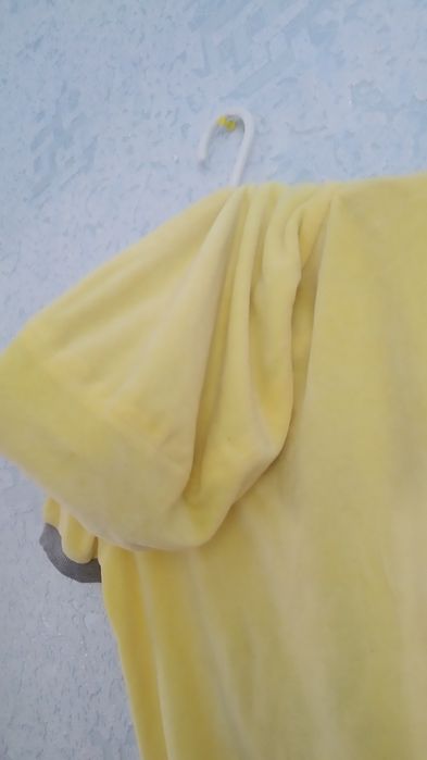 Продам красивий кустюм.