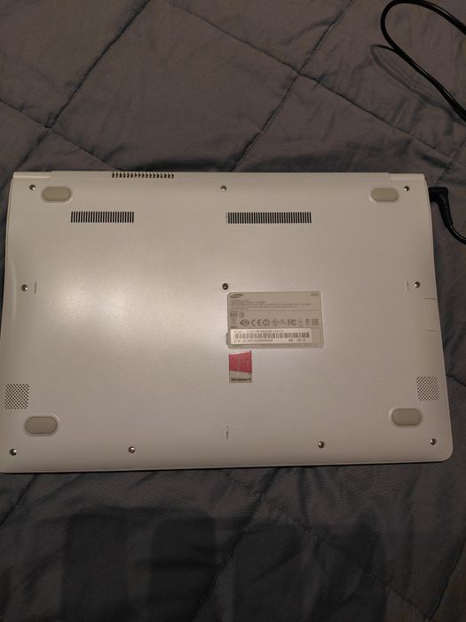 Notebook samsung 905S biały