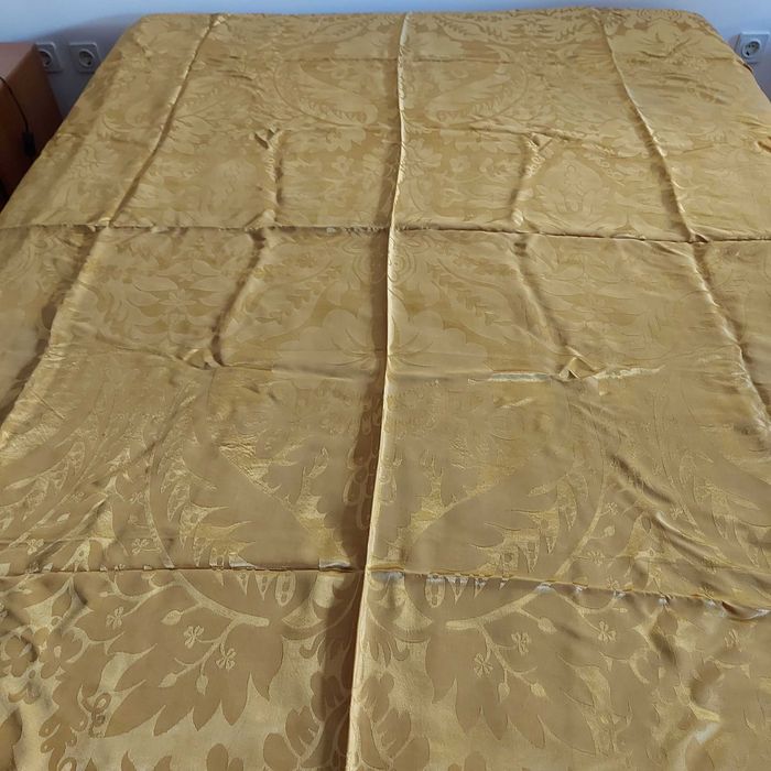 Coberta de cama em "Damasco" com 4 adereços
