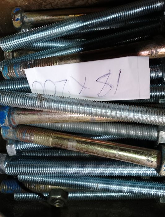 Продам гайки и болты