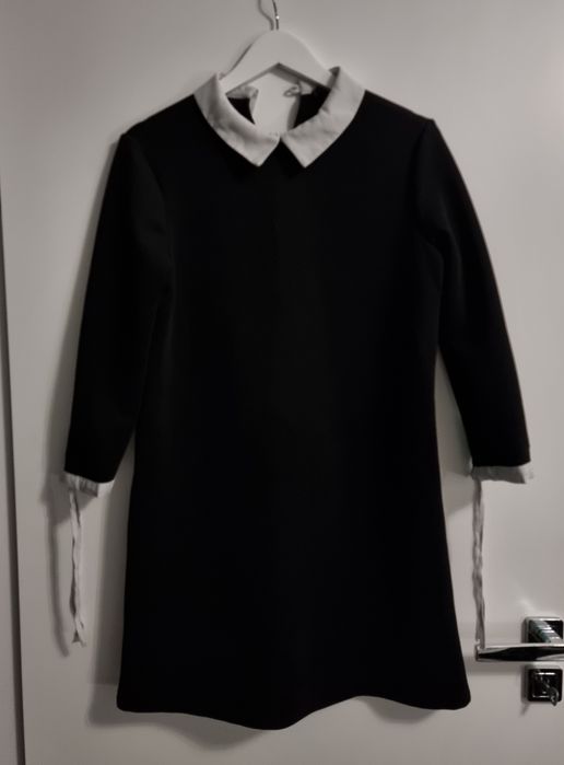 Sukienka z kołnierzykiem 40