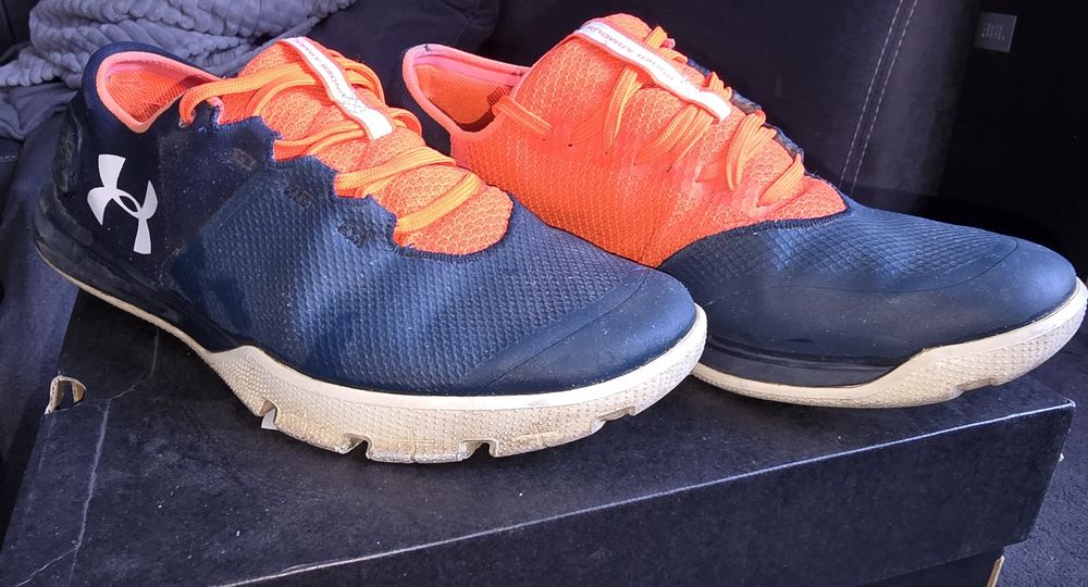 Buty UNDER ARMOUR Charged Ultimate 2.0