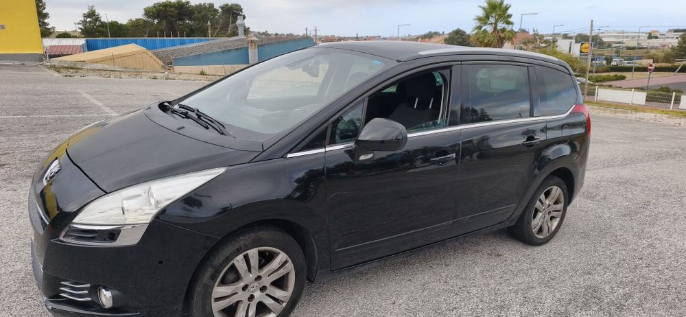 Peugeot 5008 1.6 HDI   7 lugares 2010