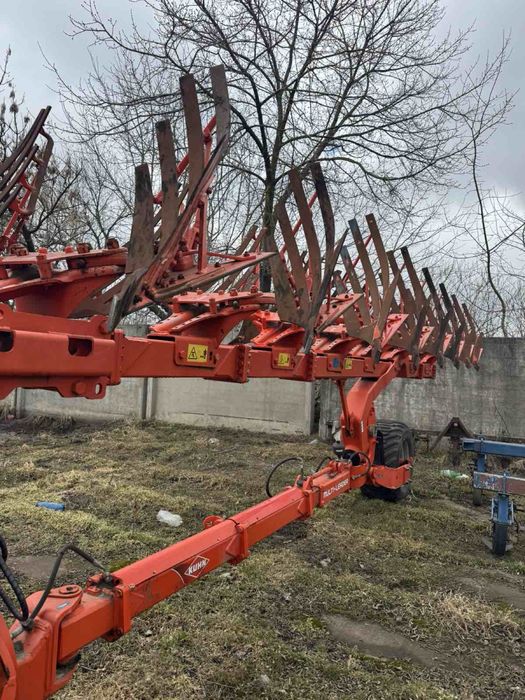 Плуг Кун (Kuhn) Мульті-Лідер (Multi-Lider XT) MLD8T