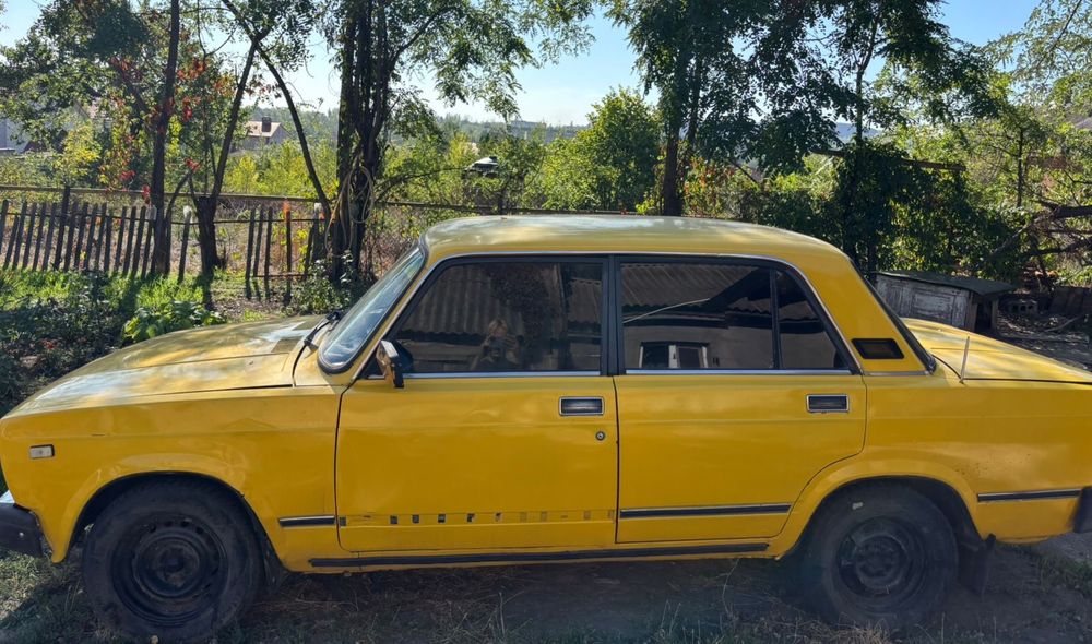 Продам жигуля в среднем состояние