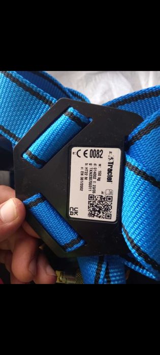 Full harness with anchorage point and straps, fall arrest device64552536908035121