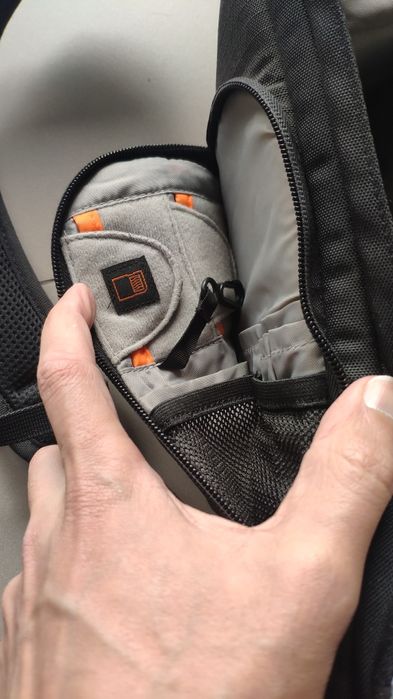 Lowepro Flipside 200