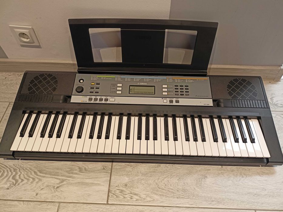 Keyboard Yamaha YPT-240