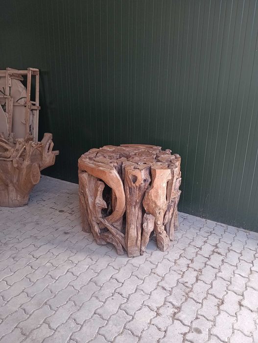 Mesa troncos teca com tampo vidro redondo