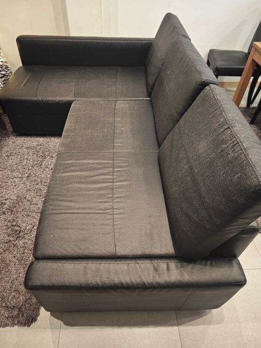 2 Sofás Camas de 3 lugares, um com chaise long