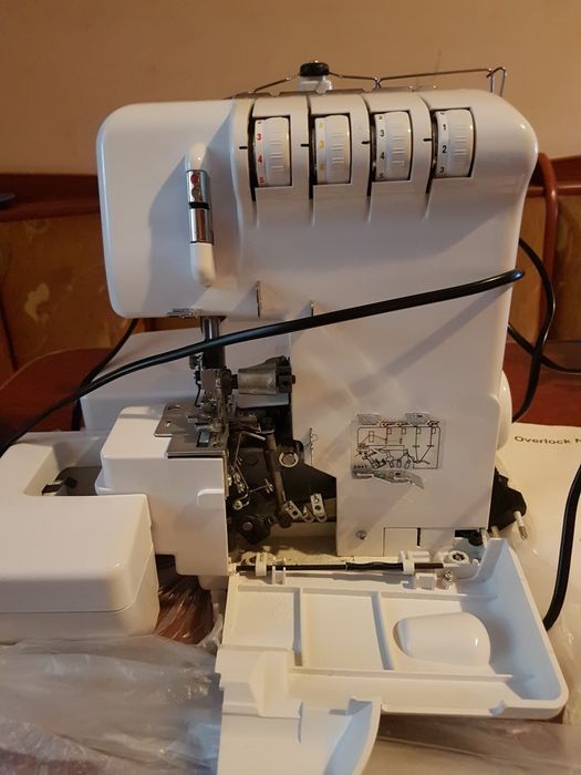 Оверлок ,  AEG 760 з Німеччини