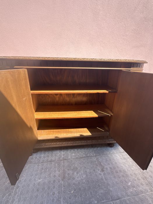 Móvel aparador antigo em madeira maciça