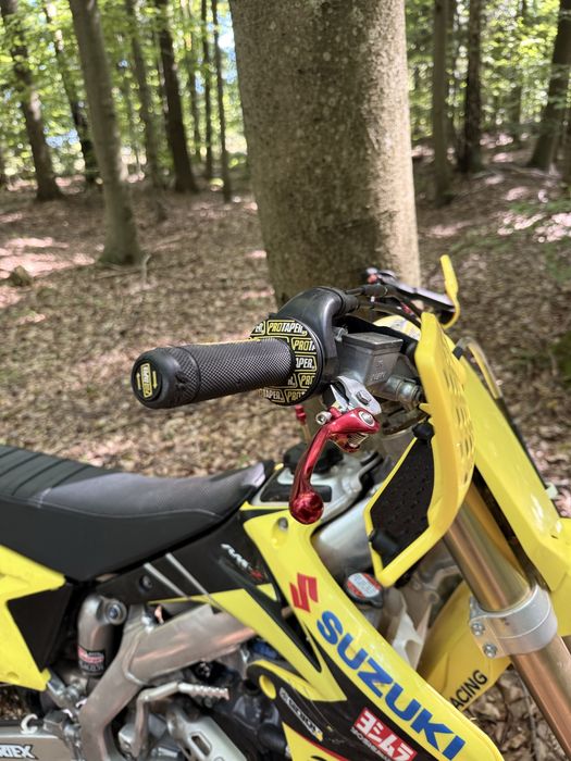 Suzuki RMZ-450 2009 na wtrysku