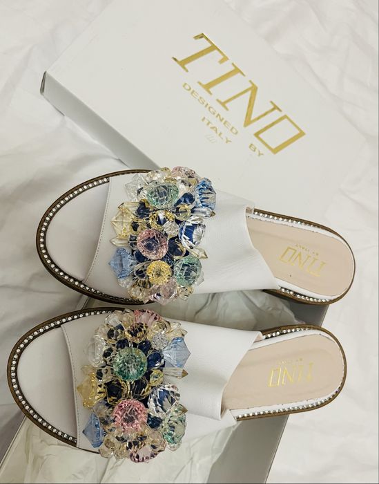 Klapki biżuteryjne skóra licowa r.38