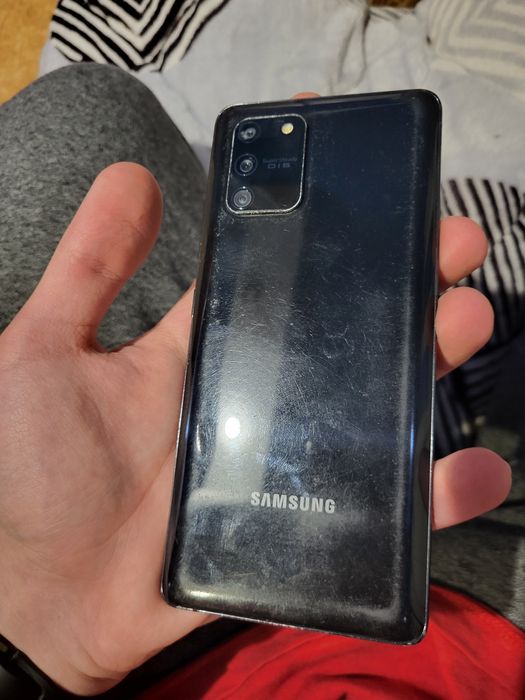 продам рабочий samsung s 10 lite (разбит экран)