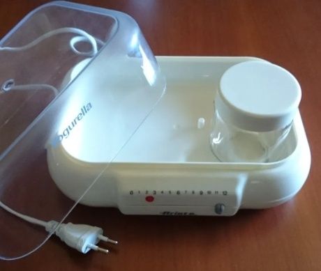 iogurteira elétrica compacta Ariete Yogurella.