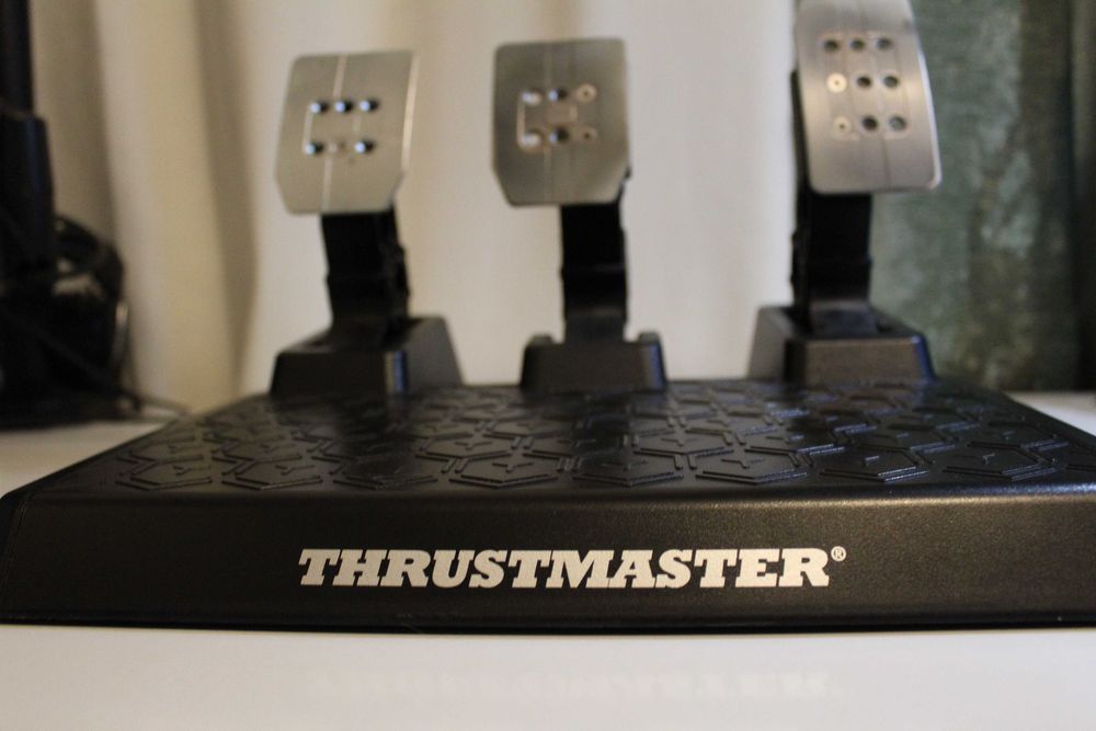 Thrustmaster TMX Pro
