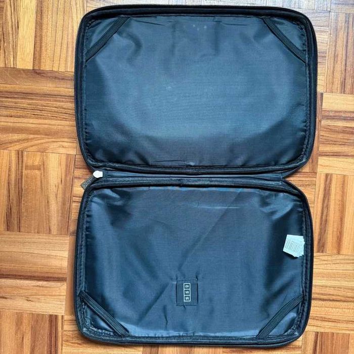 Bolsa Portátil MISAKO 13.6''