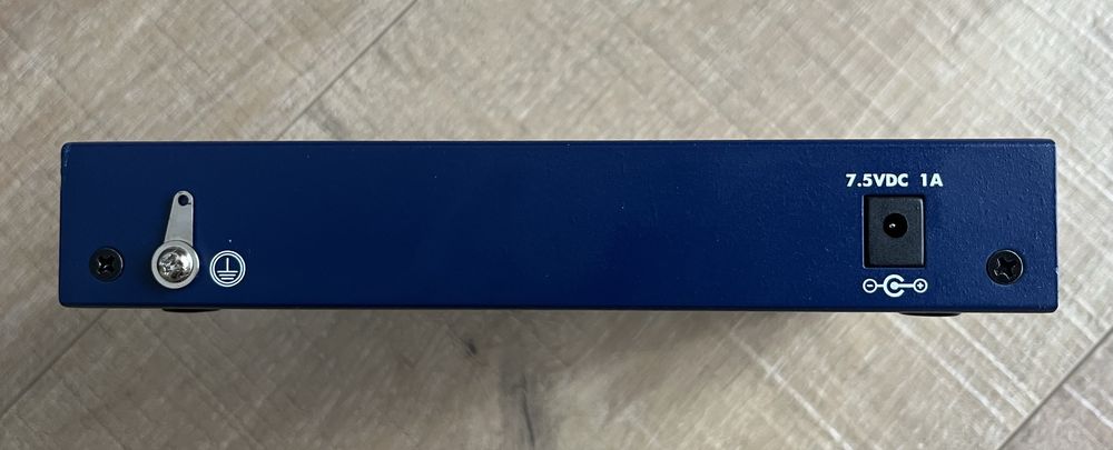 Switch NETGEAR ProSafe 8 Port 10/100 FS108 v2