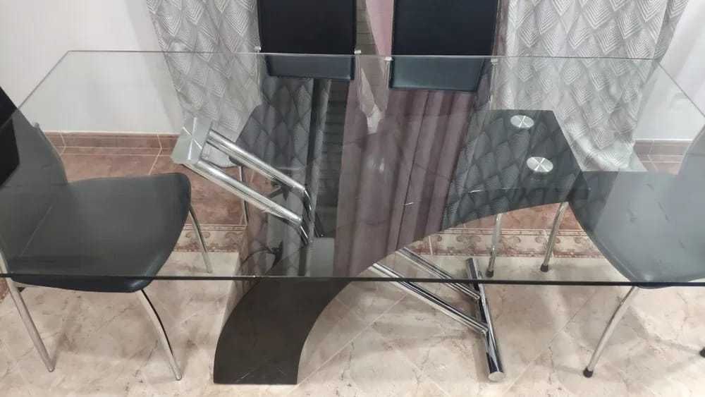 Mesa de Jantar de Vidro