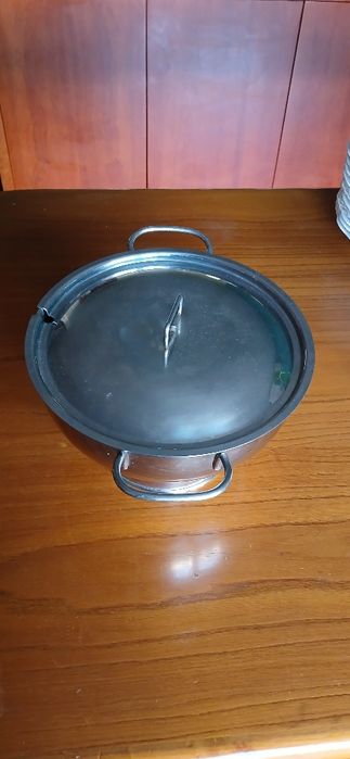 Terrina de inox, com tampa