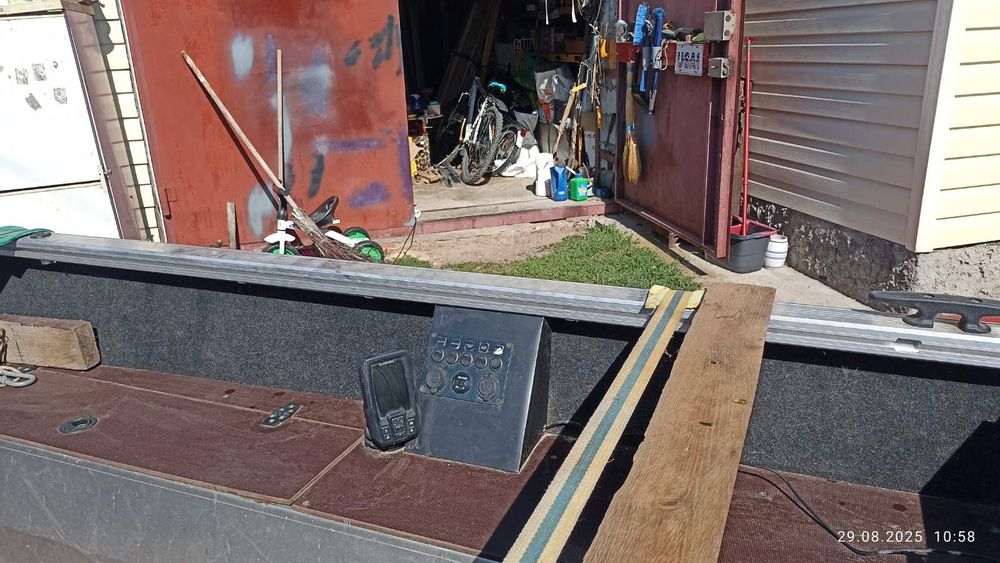 Продам човен windbot 4.0 evo