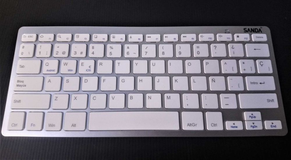 Wireless Bluetooth Keyboard64740941072770122