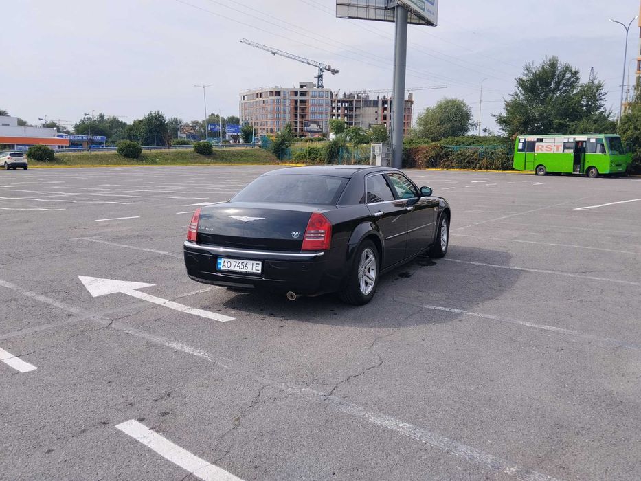 Chrysler 300 C. 2004рв. 2.7 бенз. HEMI.