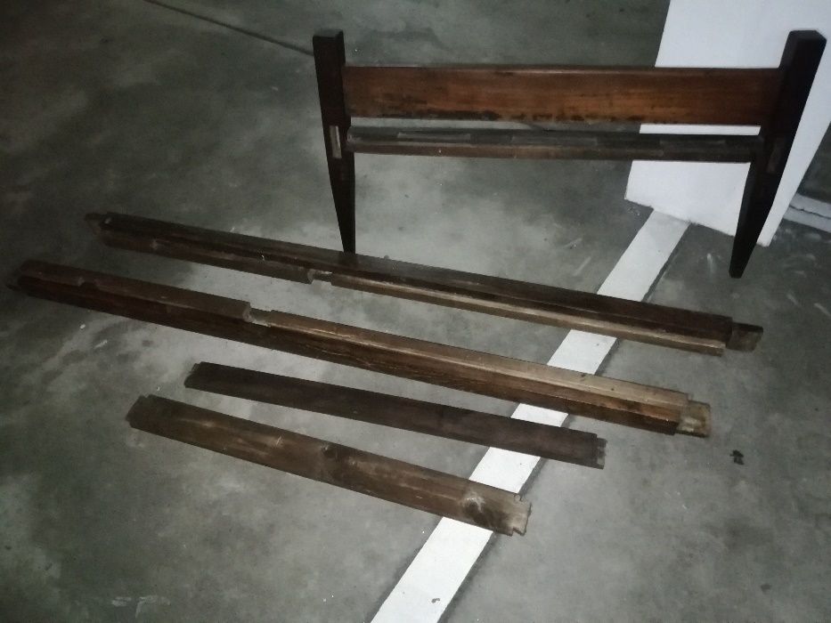 Cama de Solteiro Antiga