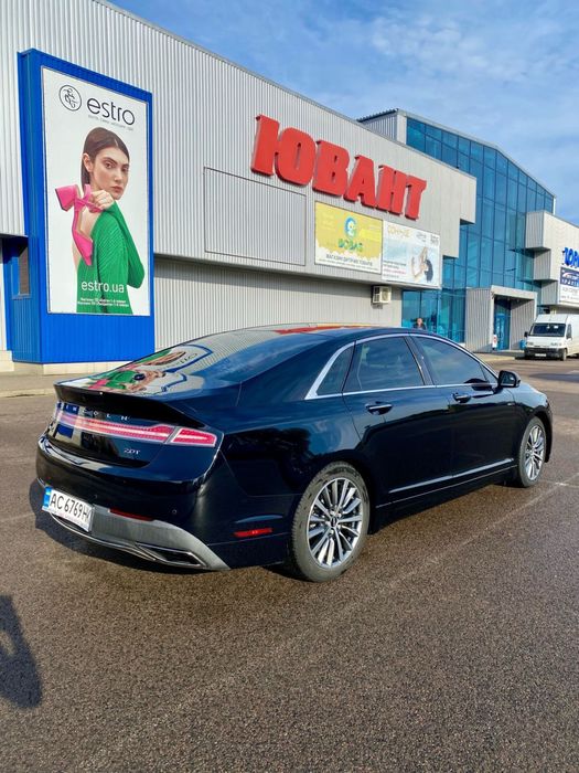 Автомобіль Lincoln MKZ 2016 року