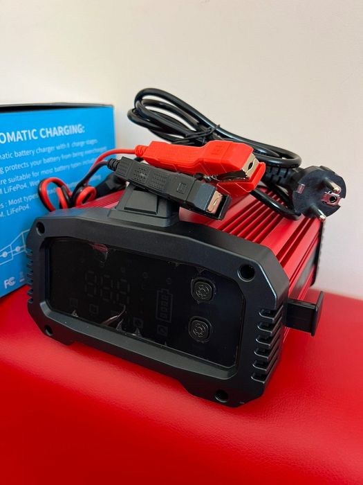 Імпульсний зарядний пристрій  12v/24v 25ah