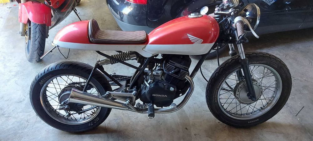 Honda custom 125