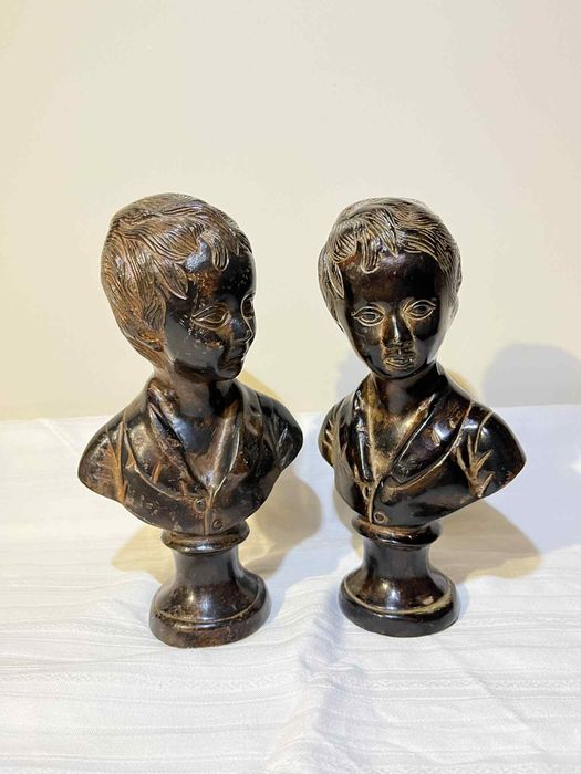 Popiersia chłopca z brązu 2 szt.