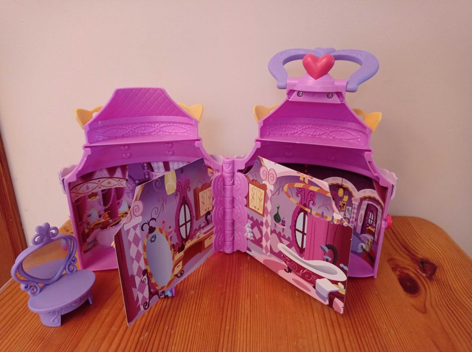 Zabawka mini domek dla koników Pony