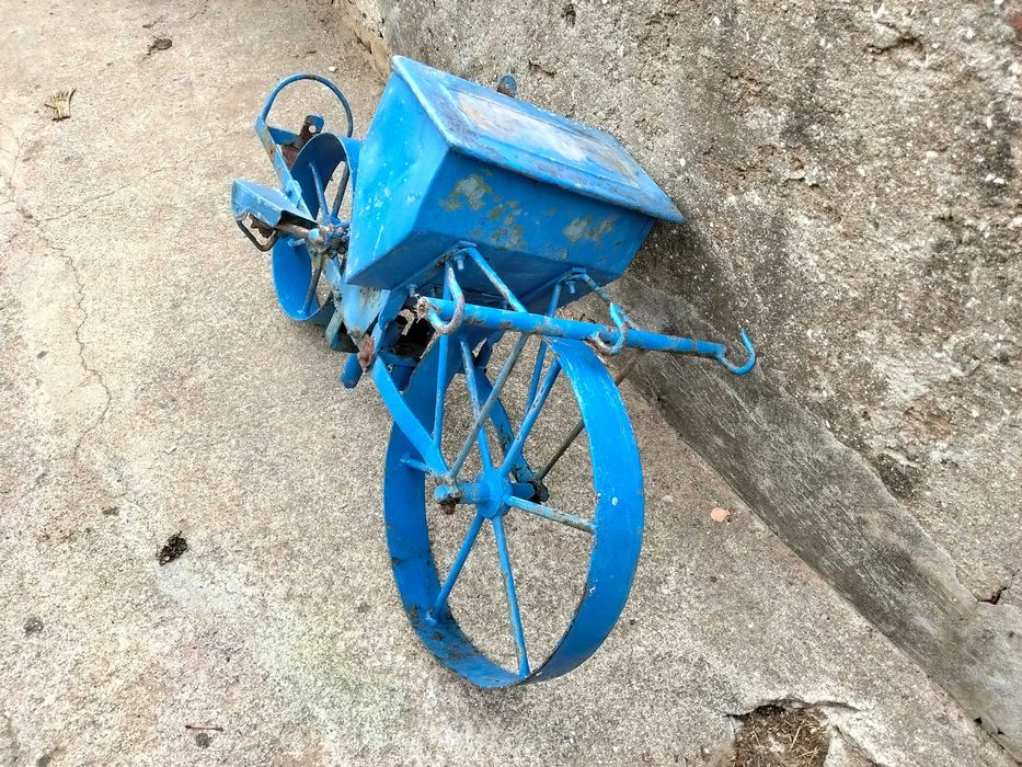 Semeador antigo para exposição