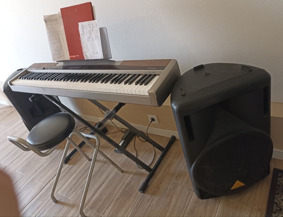 Colunas (2) Activa Behringer Eurolive B212D 550w