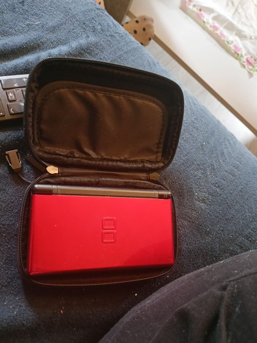 Sprzedam bądź zamienię konsole Nintendo ds little