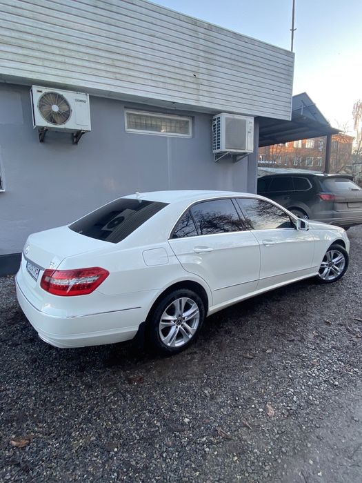 Mercedes-Benz E-Class  W 212  Avantgarde