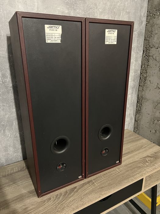 Kolumny glosnikowe Jamo studio 180